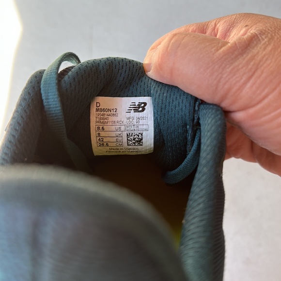 NEW BALANCE |  Men’s Hunter Green Fresh Foam 860 Running Sneakers Size 8.5 - Picture 9 of 11